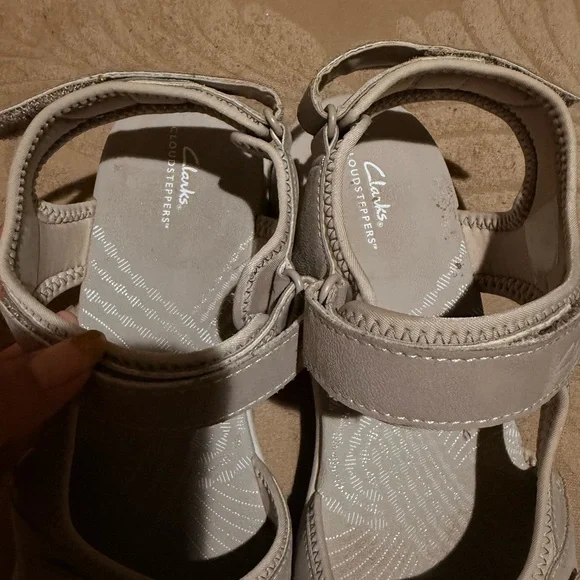 Clarks Women's Sandals - Cream - Picture 7 of 16
